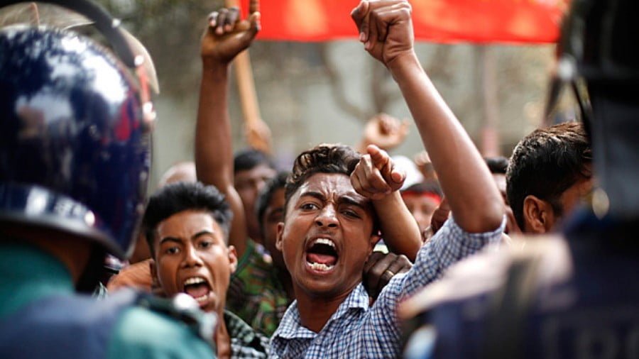 Bangladesh Student Leaders Reject Military Rule